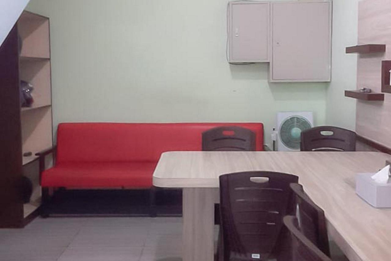 Guest House Anak Raja Pangkalan Bun Syariah Mitra Reddoorz מראה חיצוני תמונה