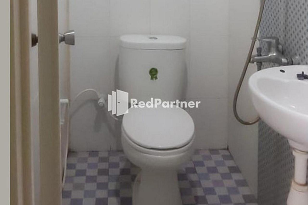 Guest House Anak Raja Pangkalan Bun Syariah Mitra Reddoorz מראה חיצוני תמונה